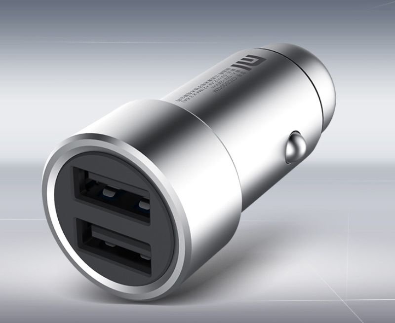 картинка Автомобильное зарядное устройство Xiaomi 2В/2.4А от магазина "мир Электроники"