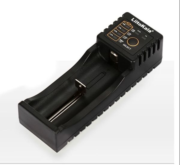 картинка Зарядное усройство LiitoKala Lii-100, для Li-ion/Li-Fe/Ni-HM аккумуляторов от магазина "мир Электроники"