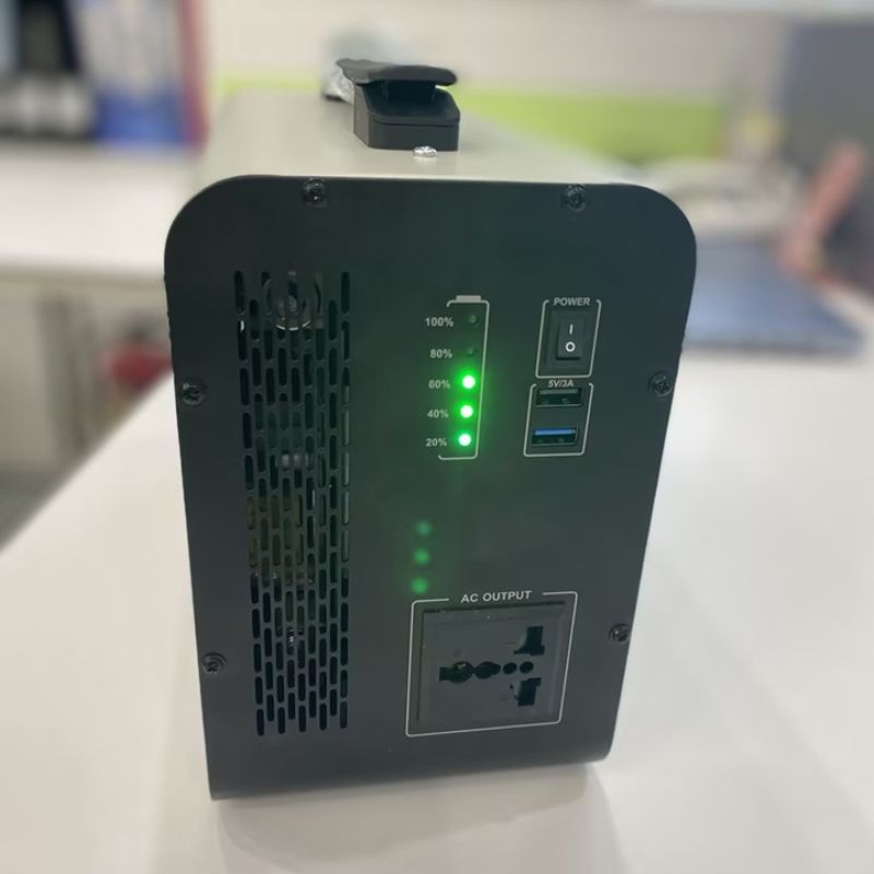 картинка Портативная электростанция CTECHI F300D, 1005 Втч, 12.8В/75 Ач, 300 Вт от магазина "мир Электроники"